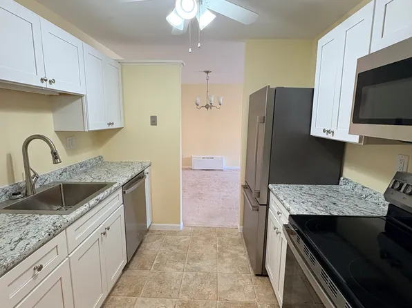 57 Westridge Rd Unit B9, New London, CT 06320