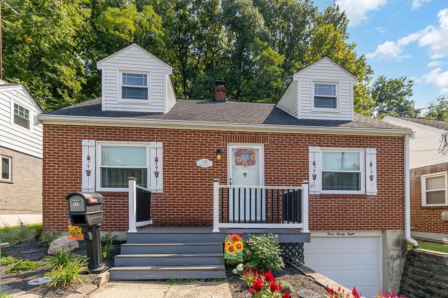 328 Riddle Pl photo 1