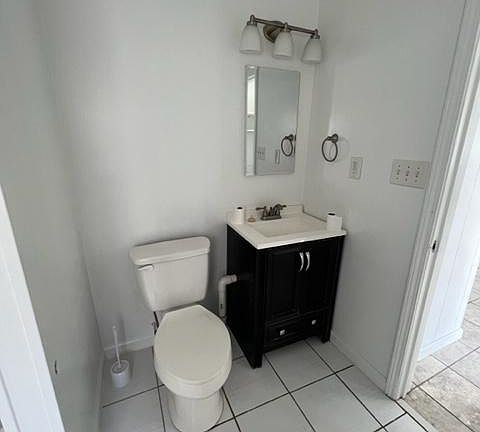 5th image of 5219 Summit Ave