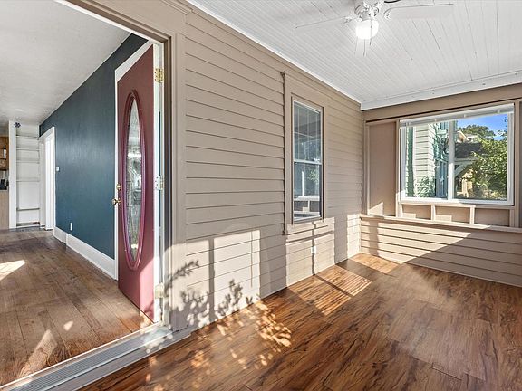 5th image of 5910 33rd AVENUE