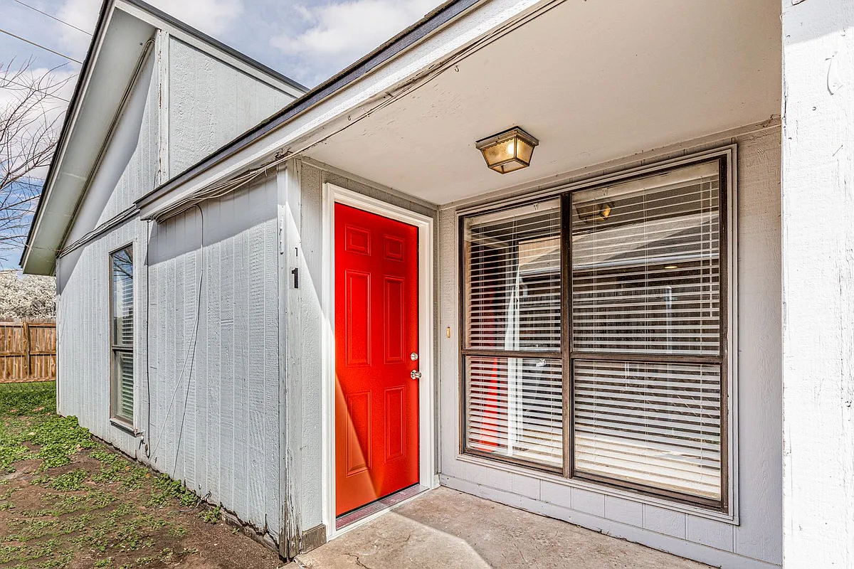 Building Photo - 912 NE Tortoise Dr