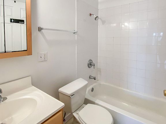 4th image of 853 W Lill Ave APT O