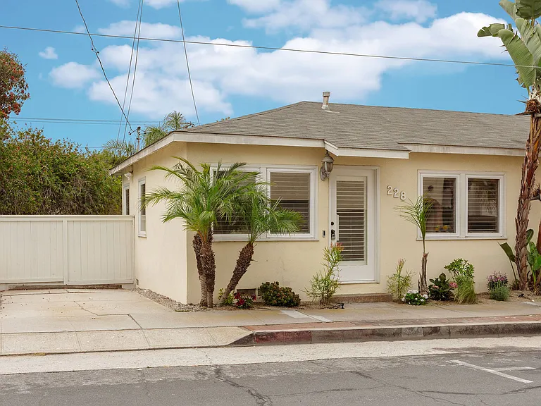 228 Lyndon St — Photo 2