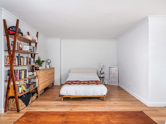 4th image of 42 8th Ave #10E
