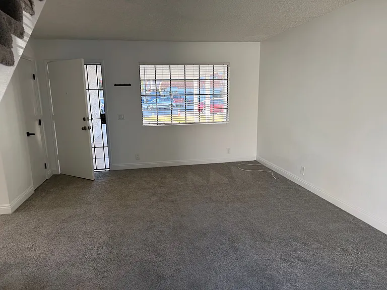 452 Estriga Ct — Photo 5