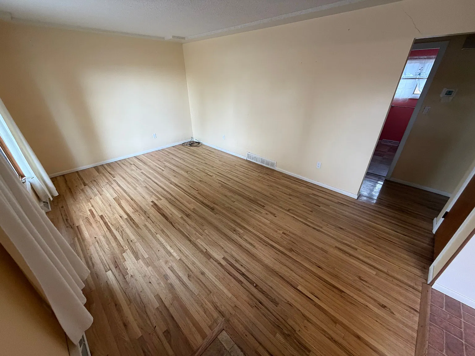 2 bed, 2.0 bath, 1696 sqft, $1,900 — Photo 2
