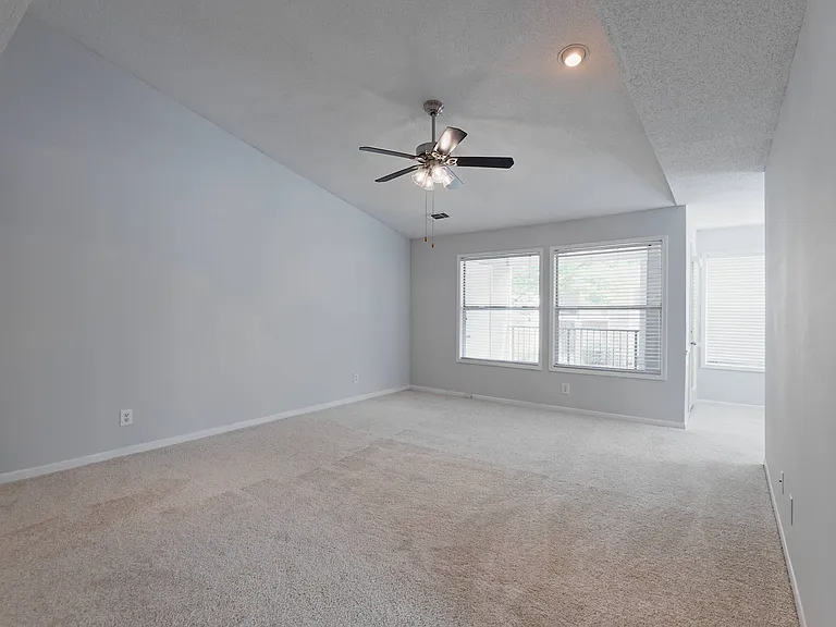 Cambridge Park Apartments — Photo 60