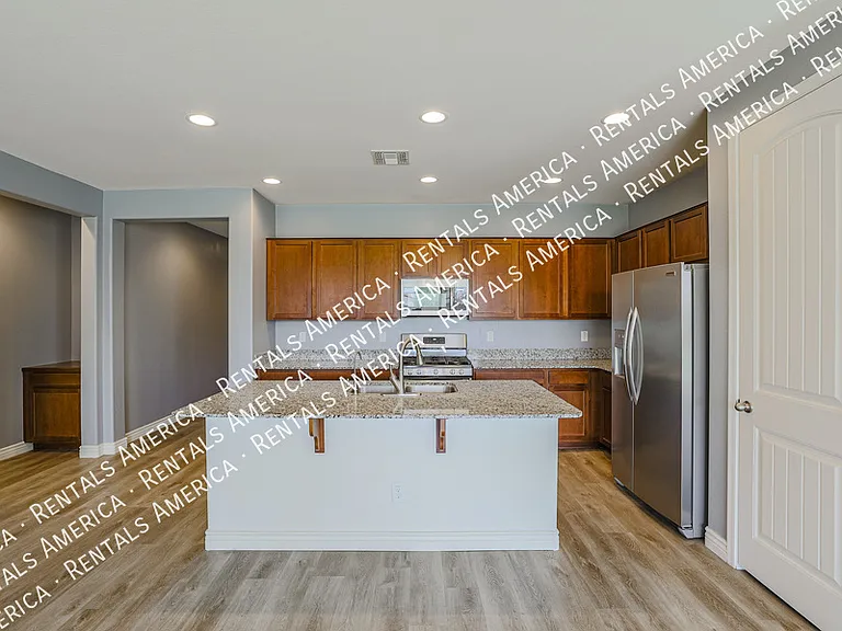 4217 W Winston Dr — Photo 5