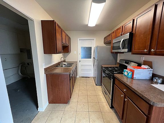 4th image of 22130 Condon Ave