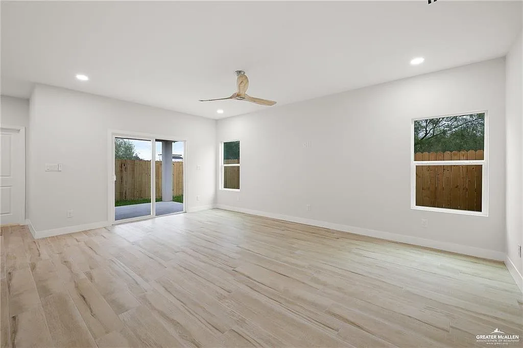 3 bed, 3.5 bath, 1542 sqft, $2,200 — Photo 3