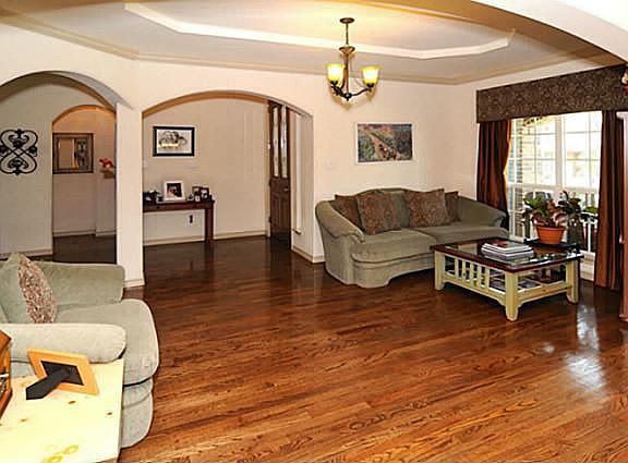 5th image of 1500 Plum Valley Dr