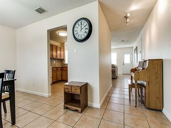 5th image of 2401 Chestnut Dr