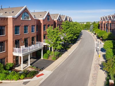 2732 Valor Dr, Glenview, IL, 60026