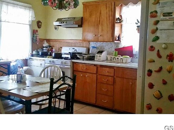 2nd image of 1320 26th St