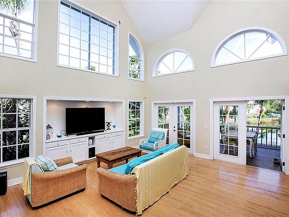 5th image of 510 Sea Oats Dr