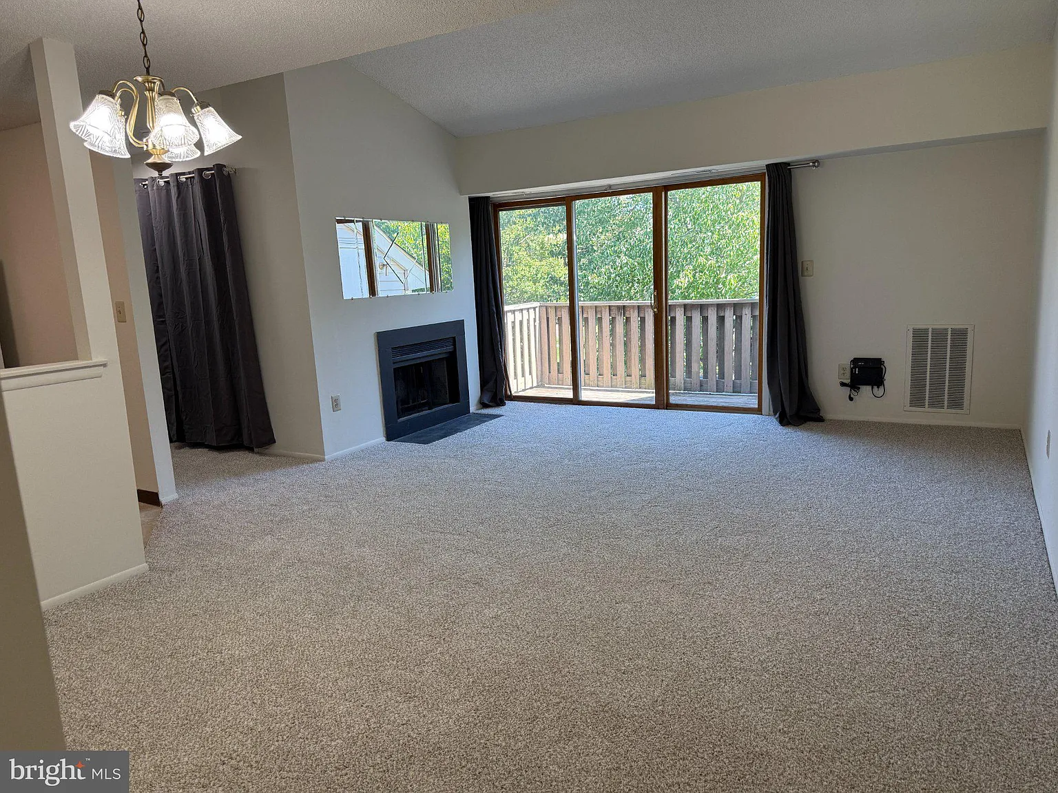 1 bed, 1.0 bath, 786 sqft, $1,800 — Photo 3