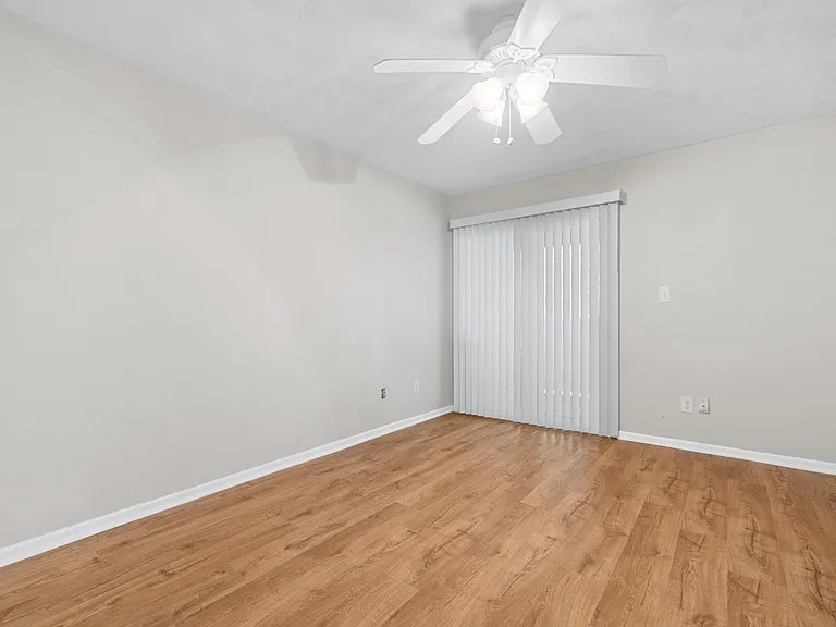 2524 Cove Point Pl — Photo 4