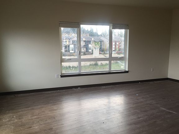 4th image of 736 8th Ave NE Unit 119