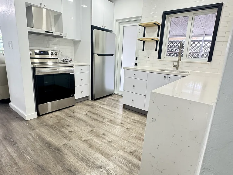 1413 SW 20th St #1 — Photo 12