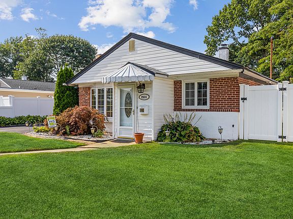 4th image of 2531 Dogwood Ave