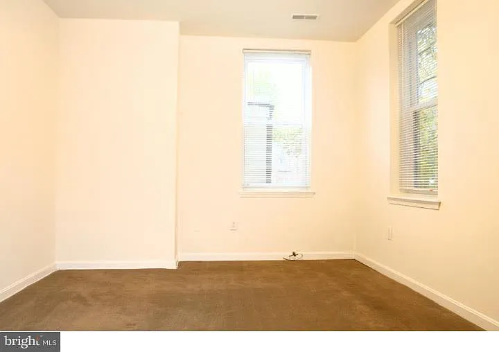 260 S 11th St #1 — Photo 14
