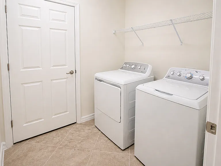 9186 Woodhurst Dr — Photo 11