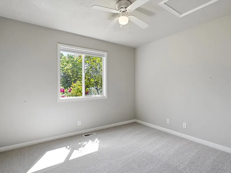 782 S Hydra Ave — Photo 24