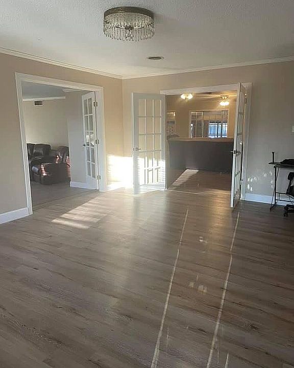 1st image of 2909 Avenue I