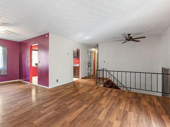 3rd image of 1940 Weiss Ave