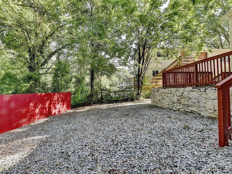 175 Burbank Dr NW #B — Photo 37