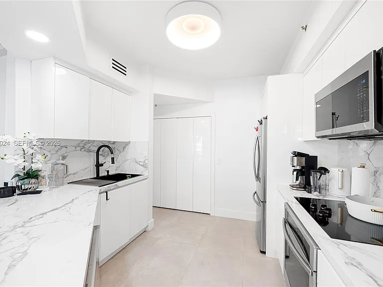 3255 NE 184th St #12101 — Photo 27