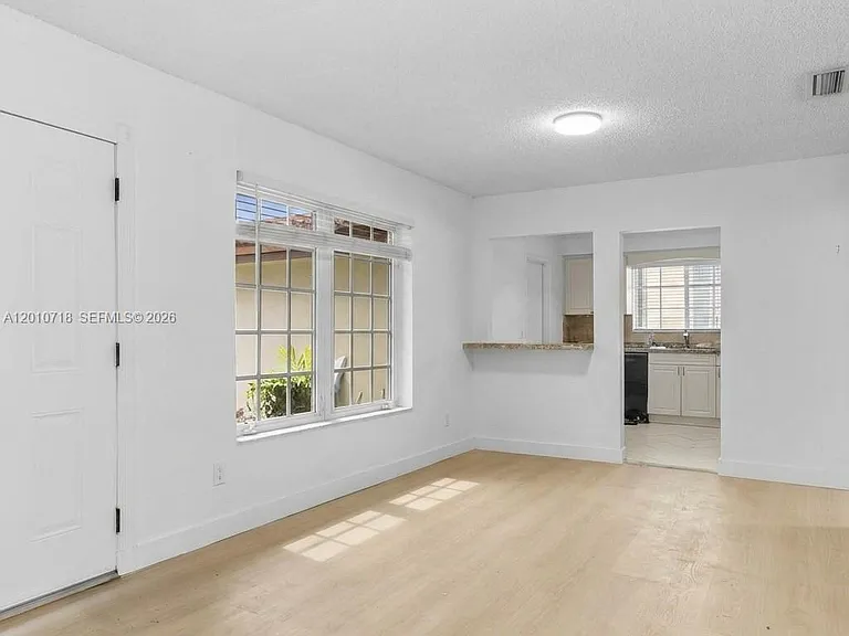 9125 Carlyle Ave — Photo 8