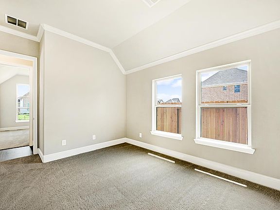 4th image of 4822 Creekbank Dr