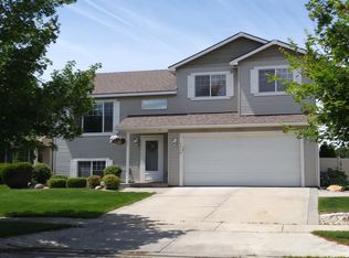 1719 N Aladdin Rd, Greenacres, WA 99016