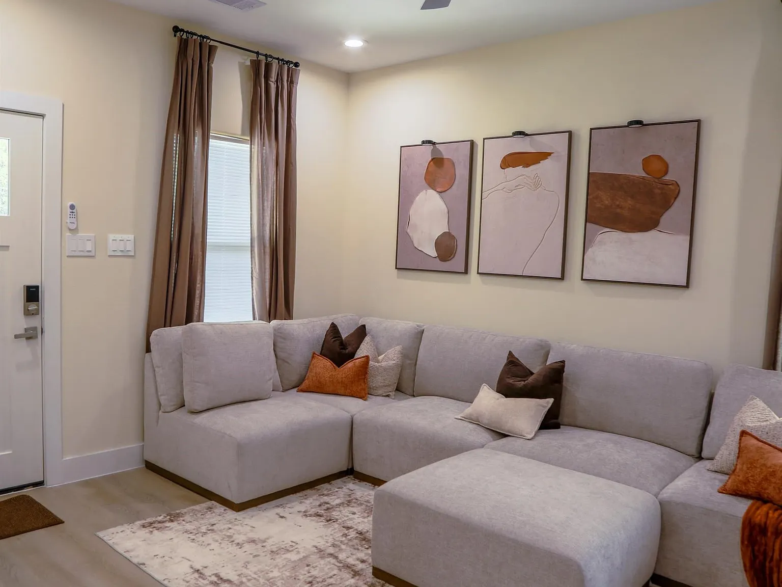 3 bed, 1.0 bath, $3,500 — Photo 3