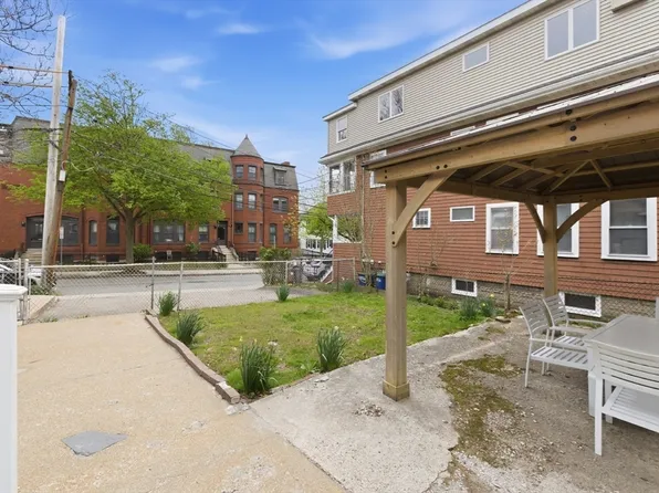 126 Summer St, Somerville, MA 02143