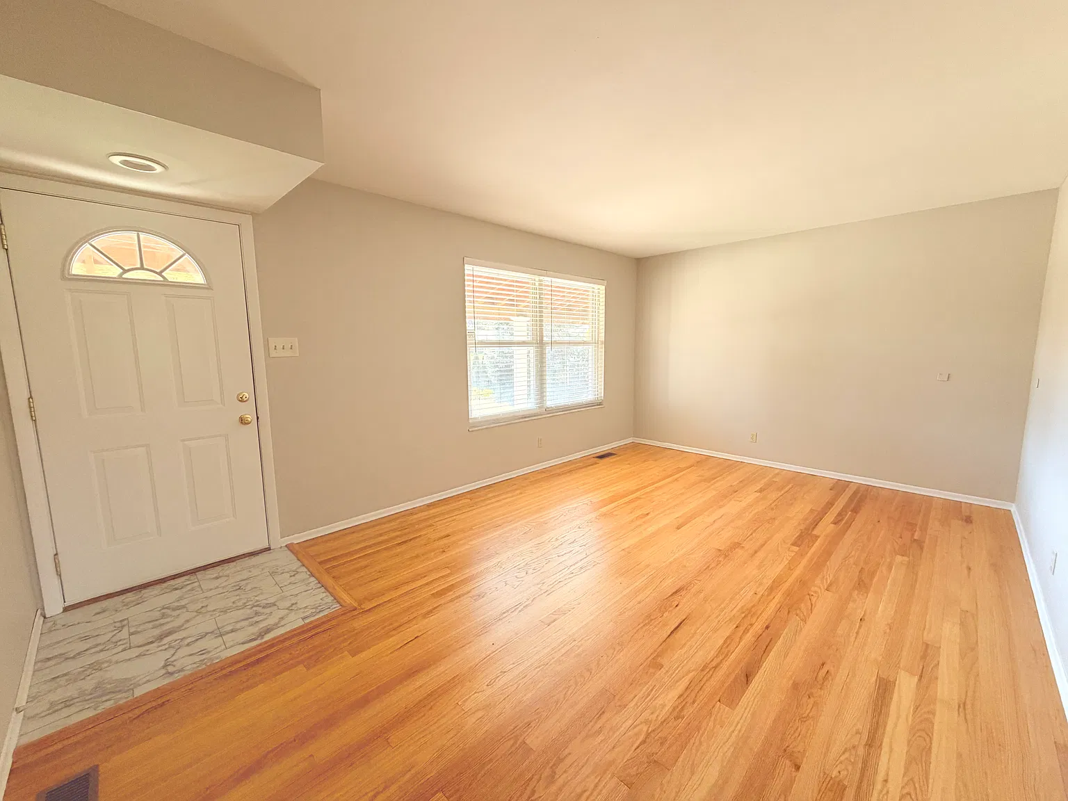 3 bed, 1131 sqft, $2,275 — Photo 2