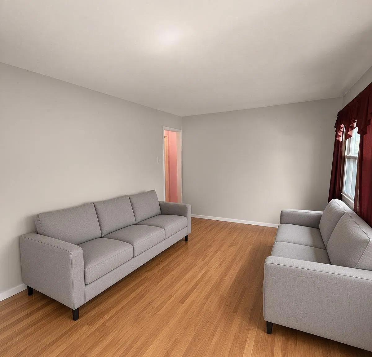 3 bed, 1.0 bath, 2600 sqft, $2,600 — Photo 3