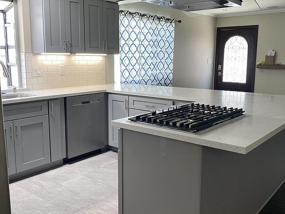 Additional kitchen view