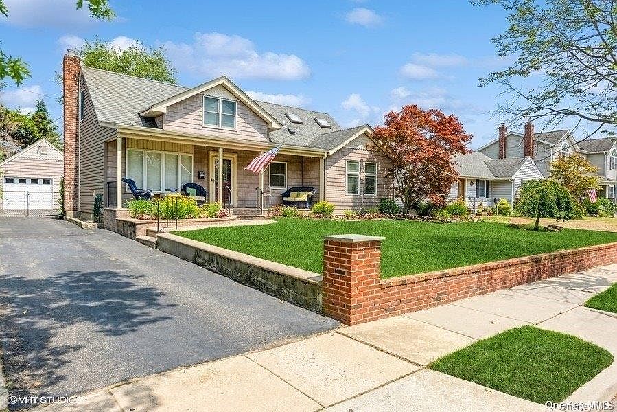 1st image of 915 Alan Drive