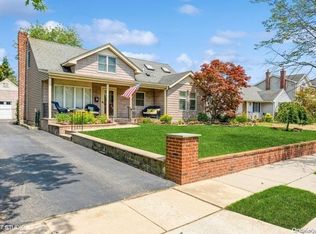 915 Alan Dr, Wantagh, NY 11793