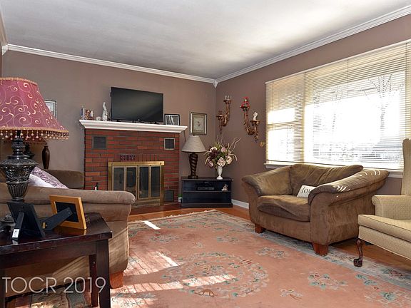 4th image of 74 Highland Ave