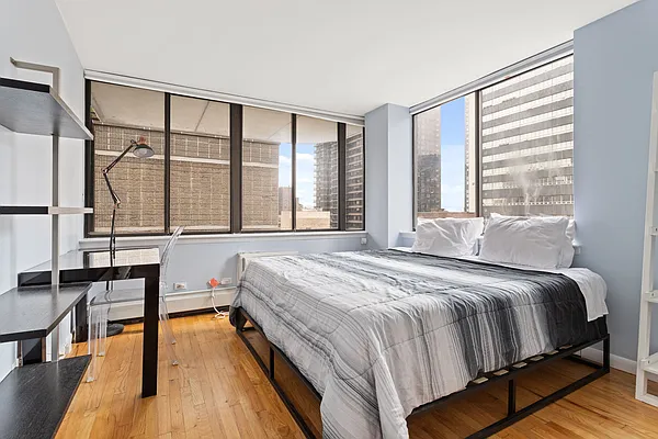 Rented by Sotheby's International Realty | media 10