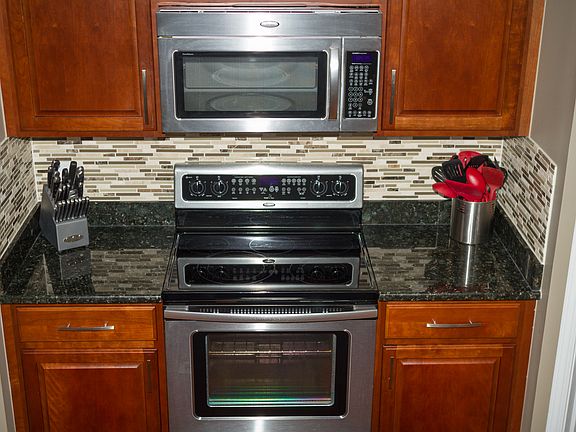 3rd image of 61178 Burningwood Dr