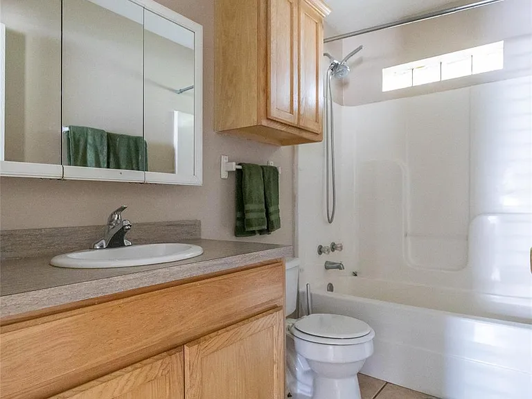 136 Nolan St #B — Photo 4