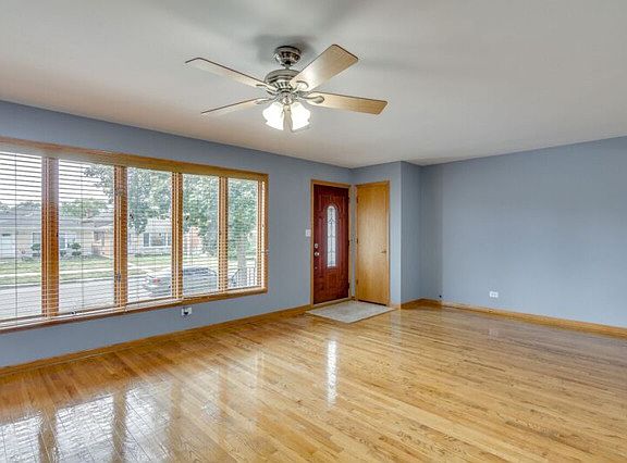 5th image of 2907 N Mulligan Ave