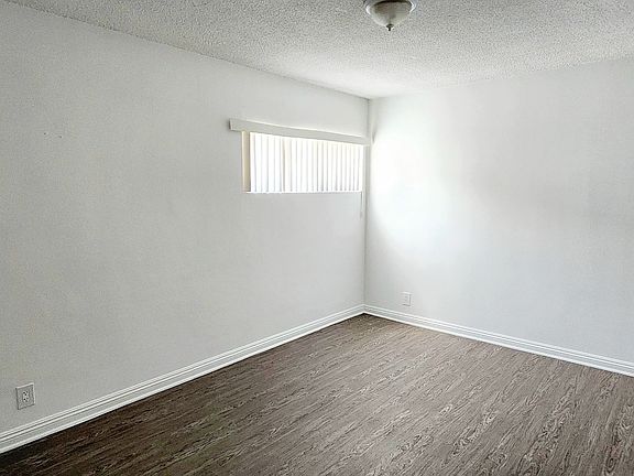 5th image of 845 Victor Ave APT 5