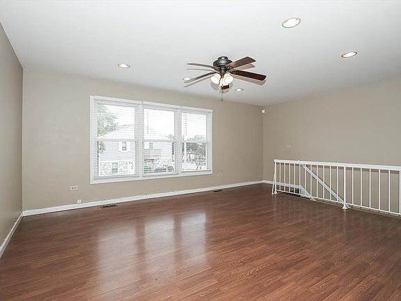 4th image of 1063 Hampton Hbr #1063