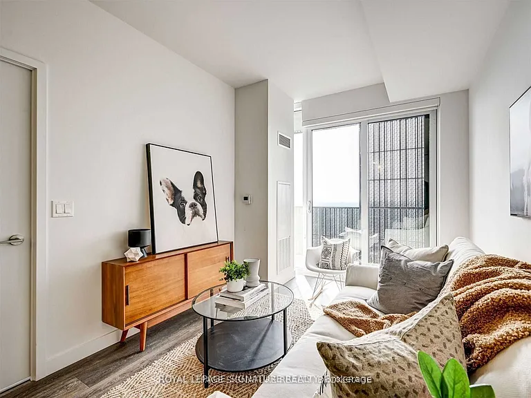 8 Eglinton Ave E #5303 — Photo 9