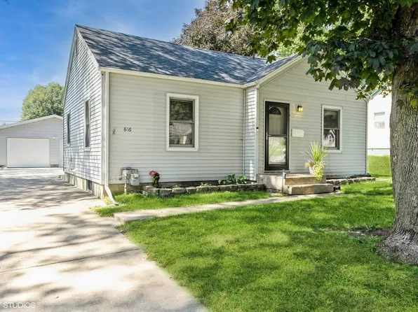 616 11th St, West Des Moines, IA 50265